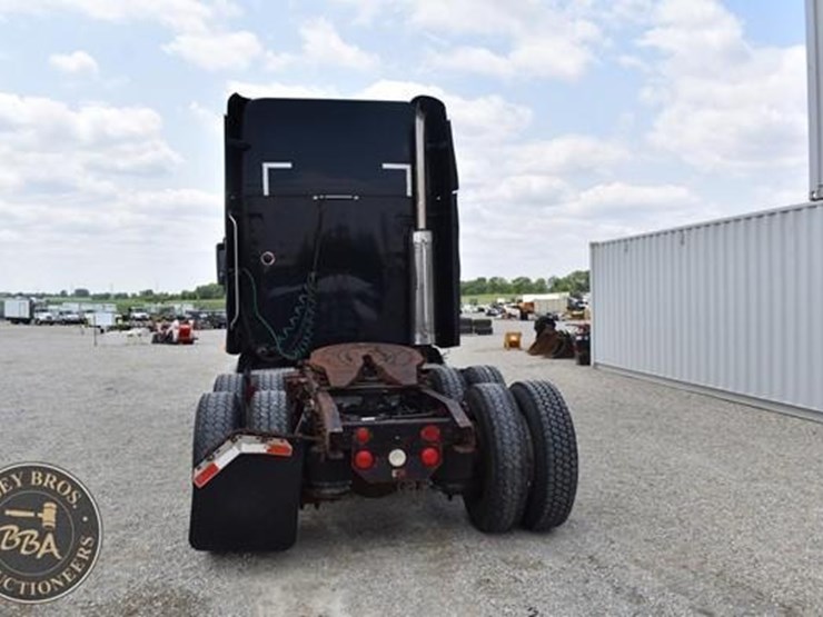 1997-freightliner-century-120-image-3
