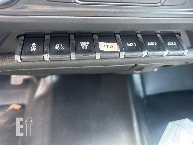 2023-chevrolet-6500-image-37