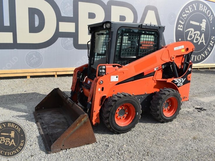 2020-kubota-ssv65-image-1