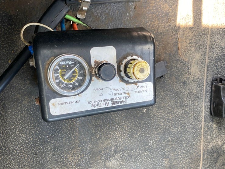 international-4300-image-36