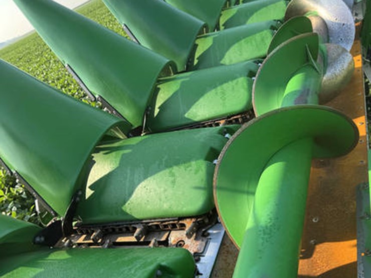 2014-john-deere-608c-image-26