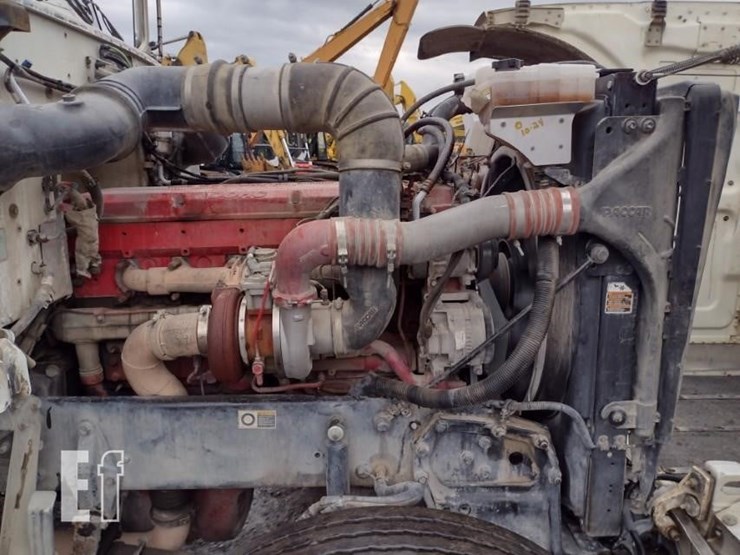 2008-peterbilt-388-image-18