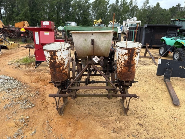 121---ford-2---row-planter-image-6