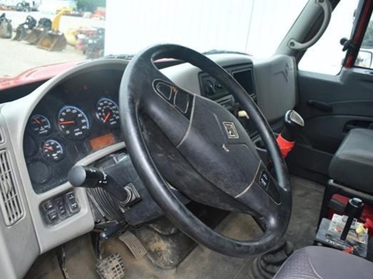 2010-international-durastar-4300-image-14