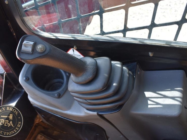 2017-takeuchi-ts50v-image-42