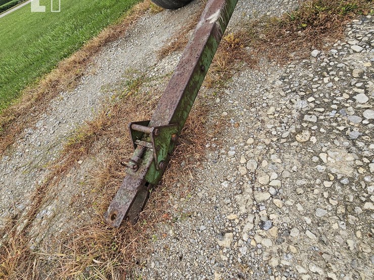 us-truck-body-on-john-deere-running-gear-image-9