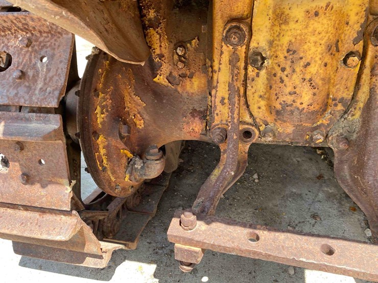 caterpillar-15-ag-crawler-tractor-image-24