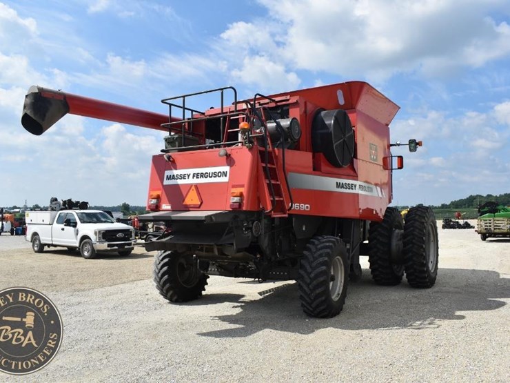 2007-massey-ferguson-9690-image-16