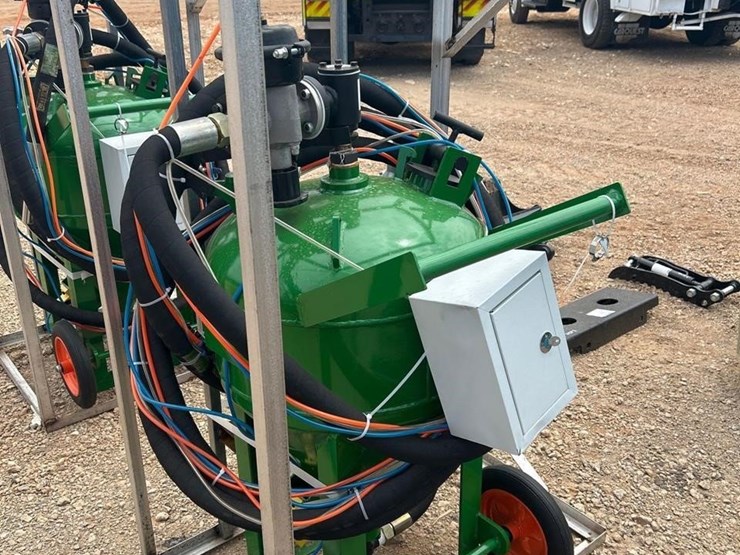 jct-portable-sandblast-pot-image-1