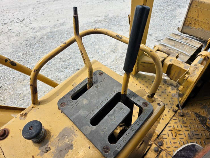 caterpillar-d4c-image-40