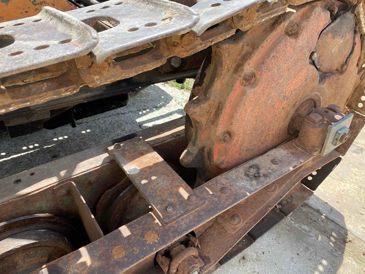 cletrac-crawler-tractor-image-14