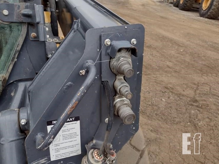 deere-324g-image-15