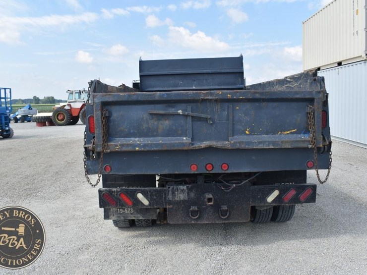 1999-freightliner-fl60-image-9