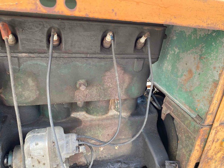 cletrac-crawler-tractor-image-12