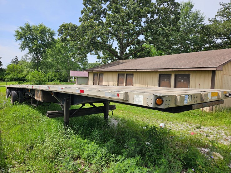2005-utility-48'-x-102"-image-18