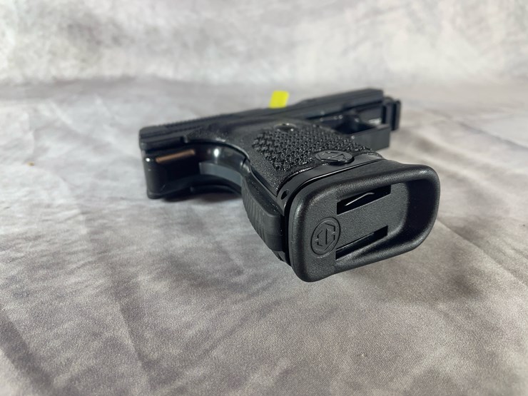 #4382-•-hi-point-yc9-tactical-9mm-luger-pistol,-sn:-yc006575-image-5