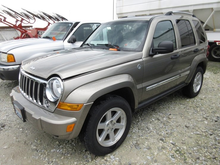 2007-jeep-liberty-image-1