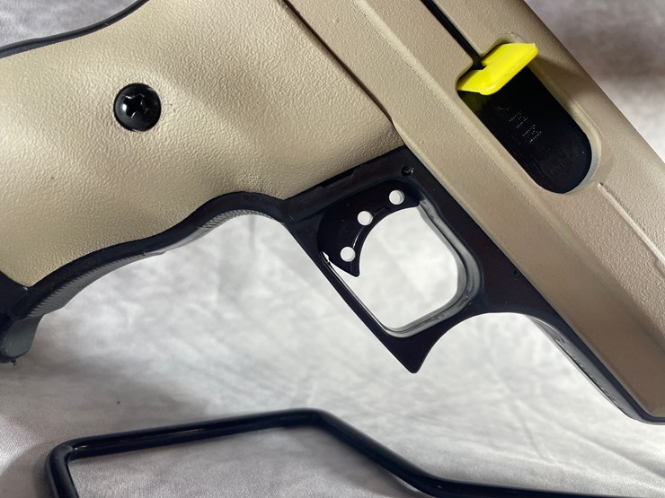 #4377-•-hi-point-p9-9mm-luger-pistol,-sn:-p10189690-image-9