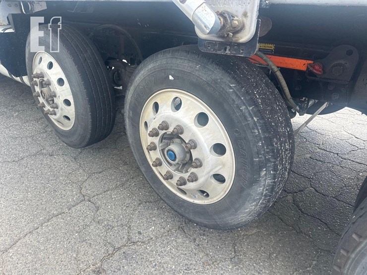 2021-mack-granite-64fr-image-8