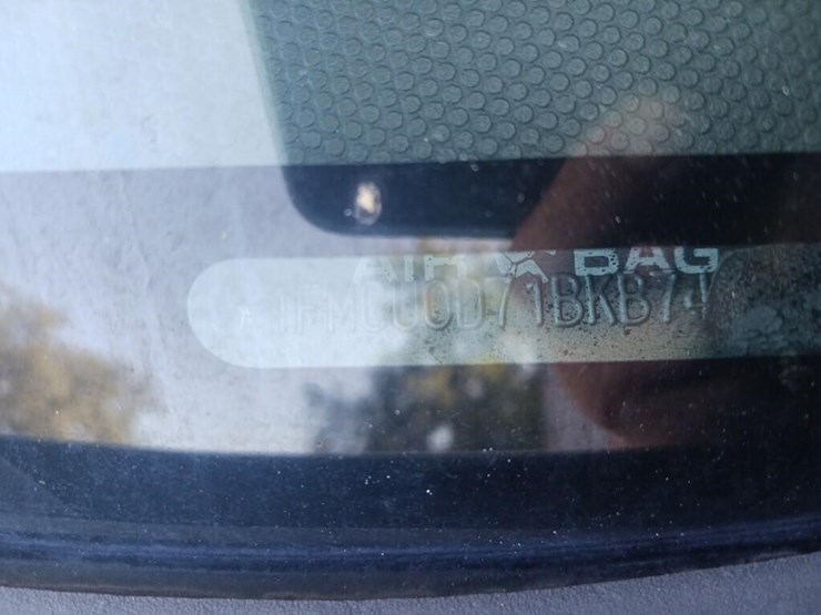 2011-ford-escape-image-4