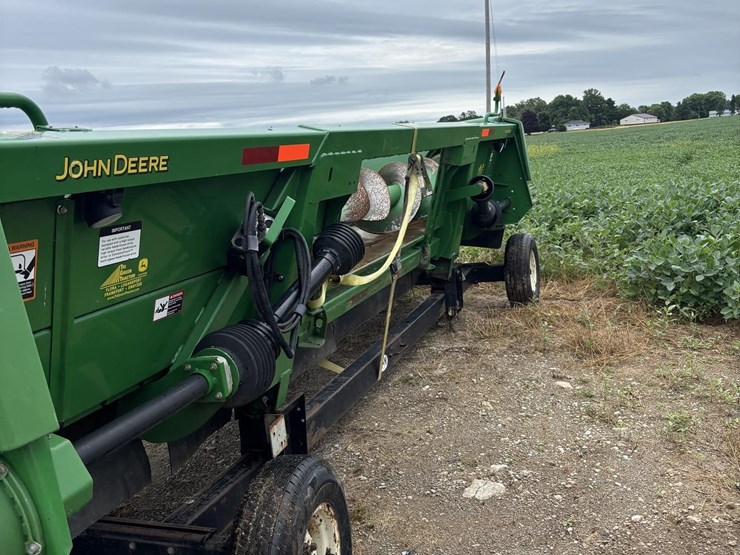 2012-john-deere-608c-image-1