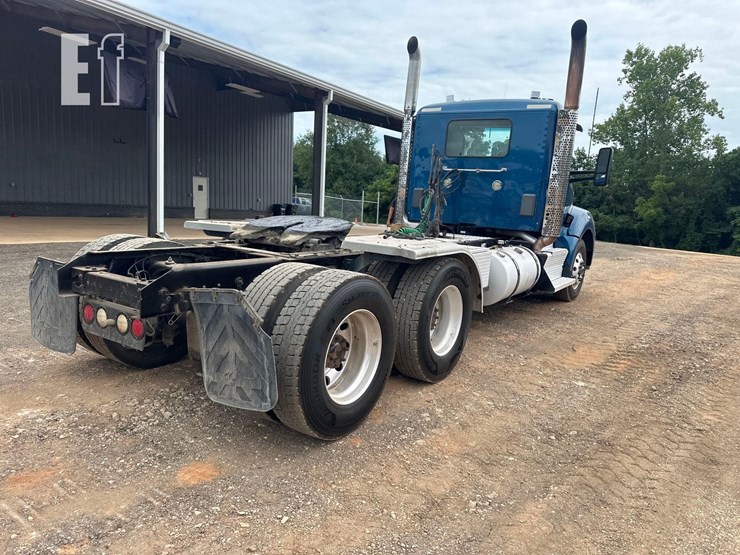 2015-kenworth-t880-image-5