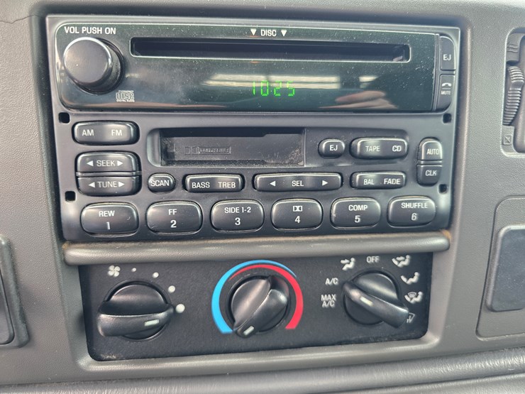 2004-ford-f650-image-78