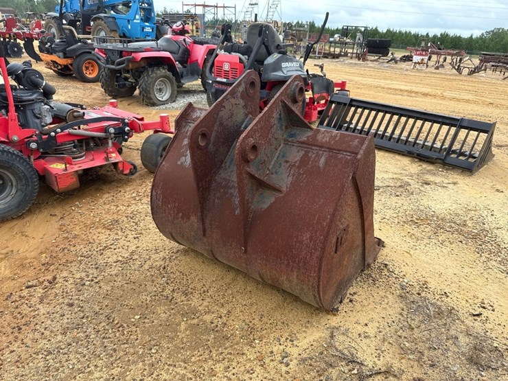 133---d.e.-36"-excavator-bucket-image-4