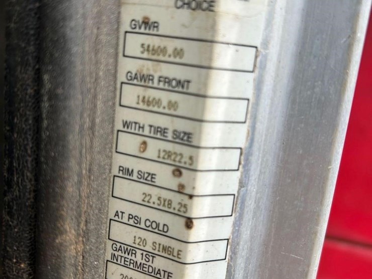 2000-peterbilt-330-image-38