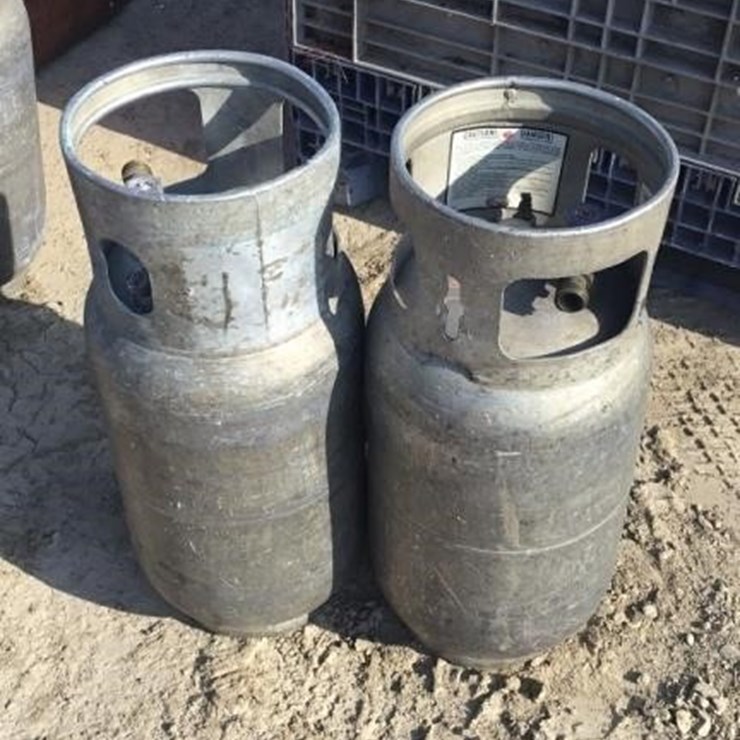 2 LP tanks