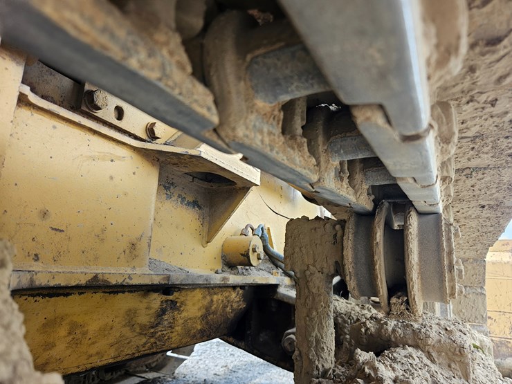 caterpillar-d4c-image-63