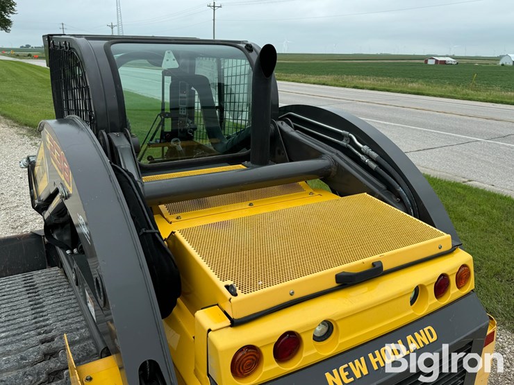 2017-new-holland-c238-image-17