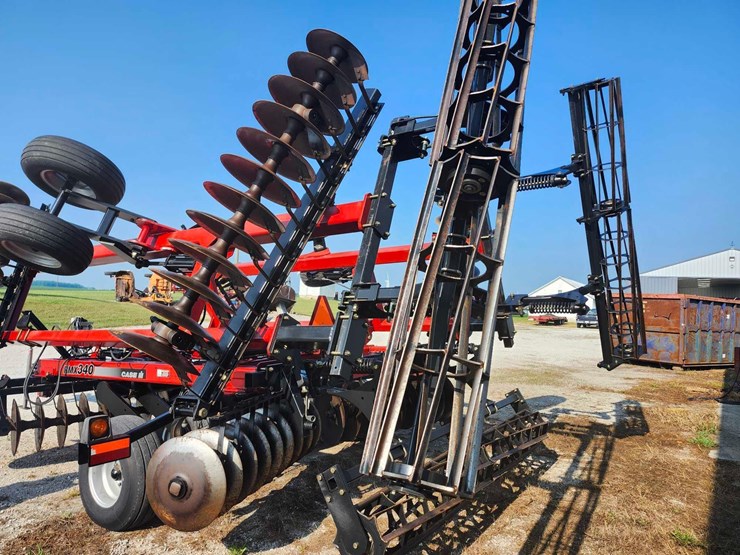 case-ih-340-image-9