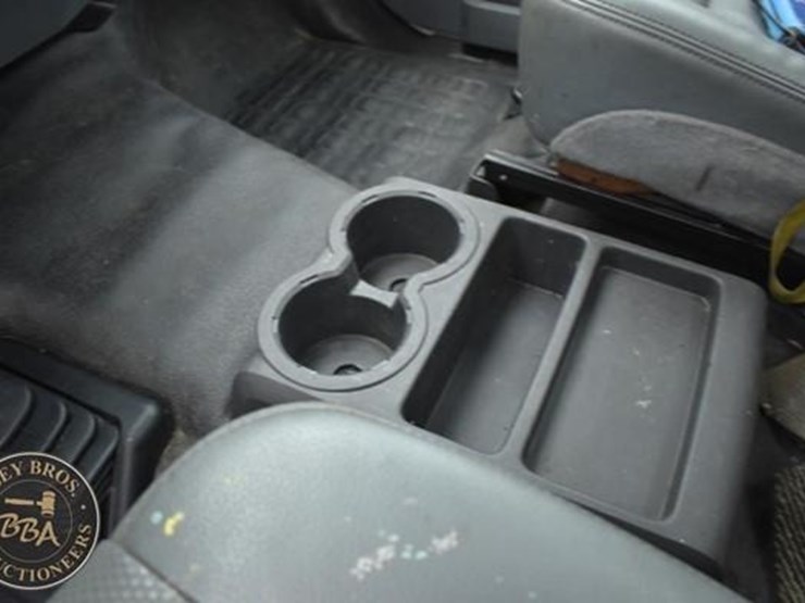 2013-ford-f550-image-33