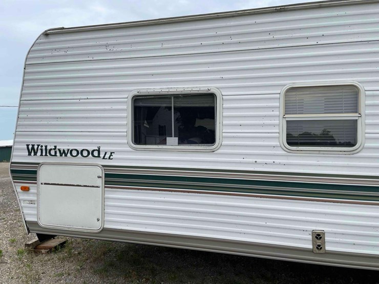 2005-wildwood-le-camper-image-8