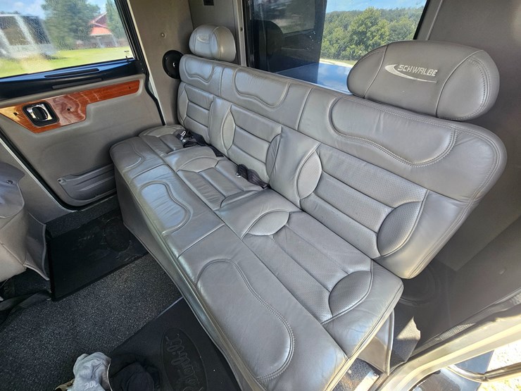 2007-peterbilt-335-image-87