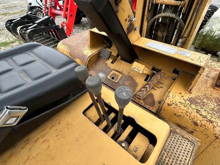 caterpillar-v80d-image-2