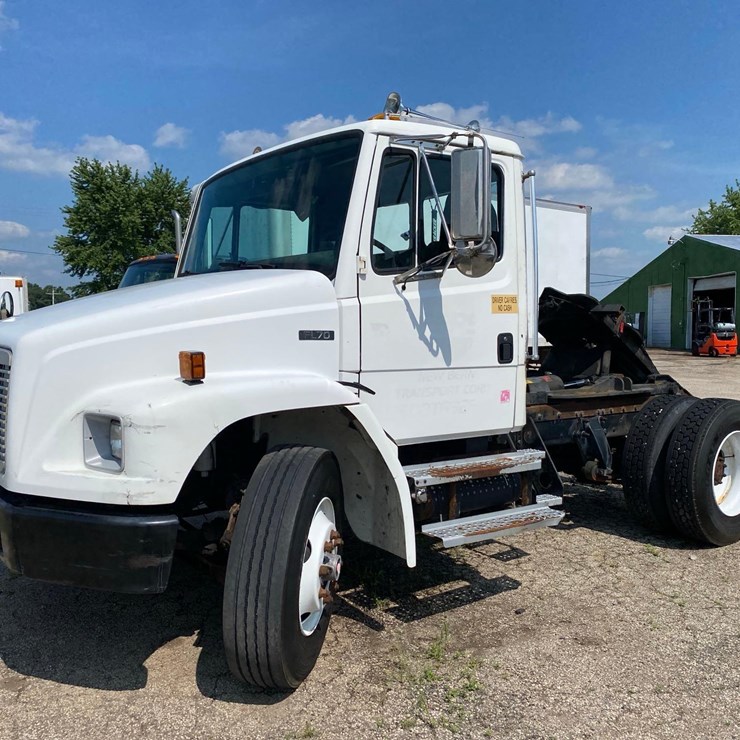 1998 FREIGHTLINER FL70