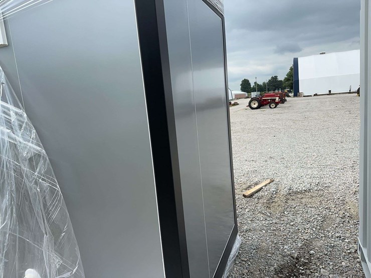 portable-restroom-image-5