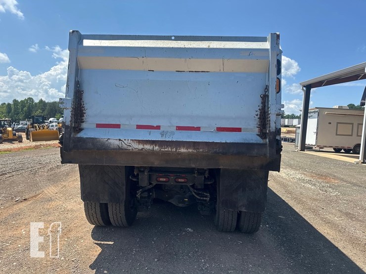 2021-mack-granite-64fr-image-6