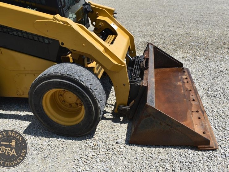 2015-caterpillar-272d2-image-33