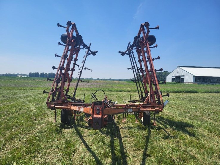 allis-chalmers-1300-e-30'-field-cultivator-w/3-bar-spike-harrow-image-8