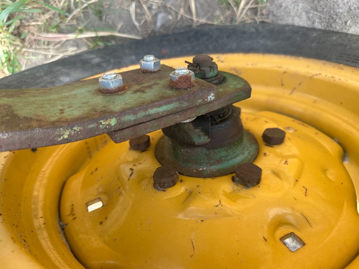 john-deere-100-image-7