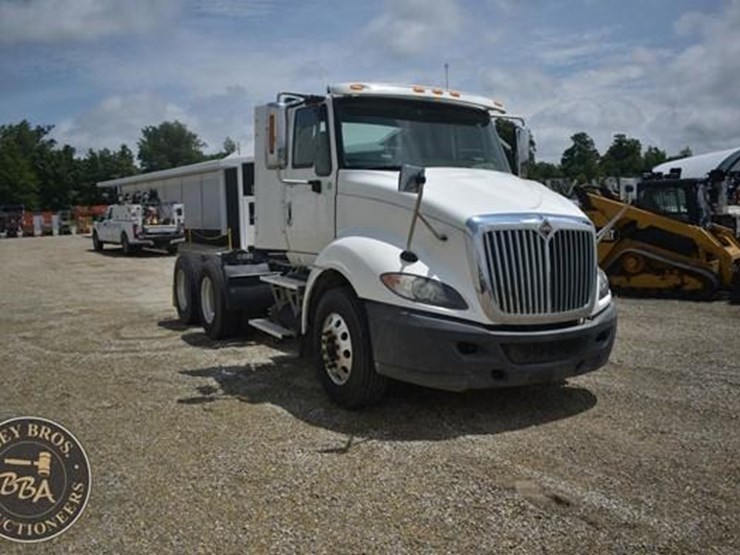 2014-international-prostar-image-11