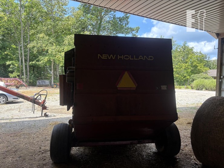 new-holland-855-image-4