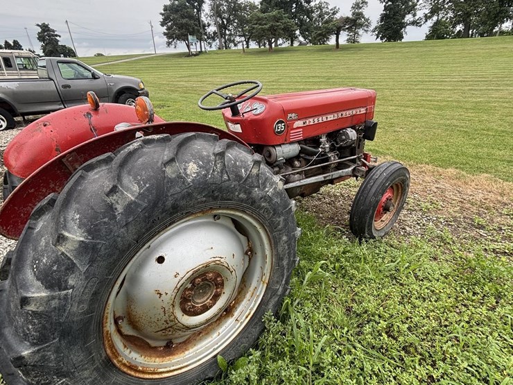 massey-ferguson-135-image-14