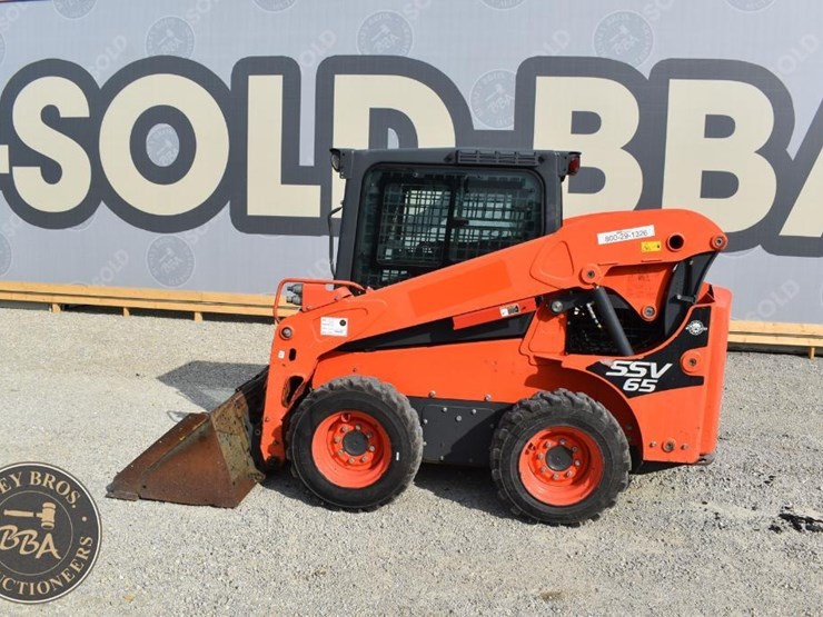 2020-kubota-ssv65-image-9
