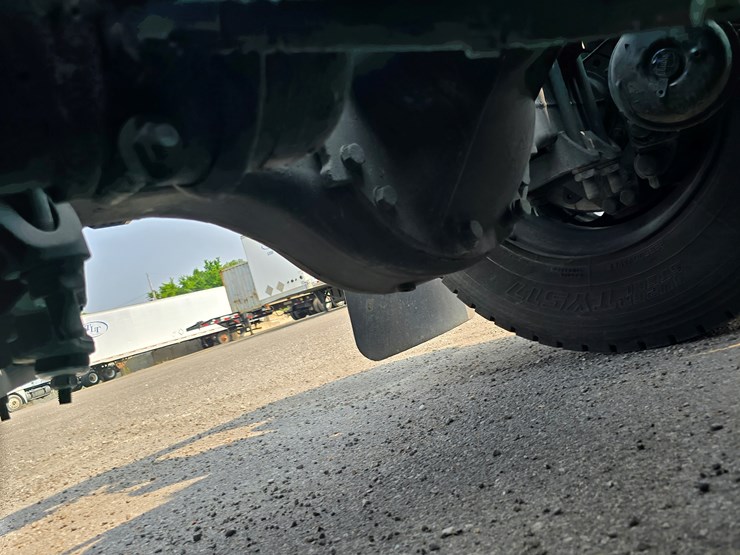 2019-peterbilt-579-image-112