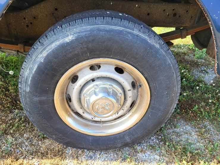 2002-dodge-2500-image-29