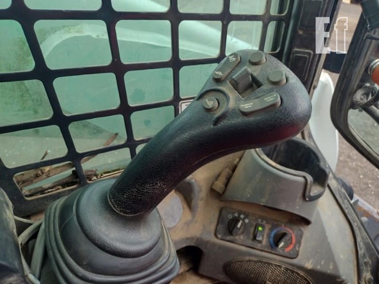 2019-bobcat-t770-image-11